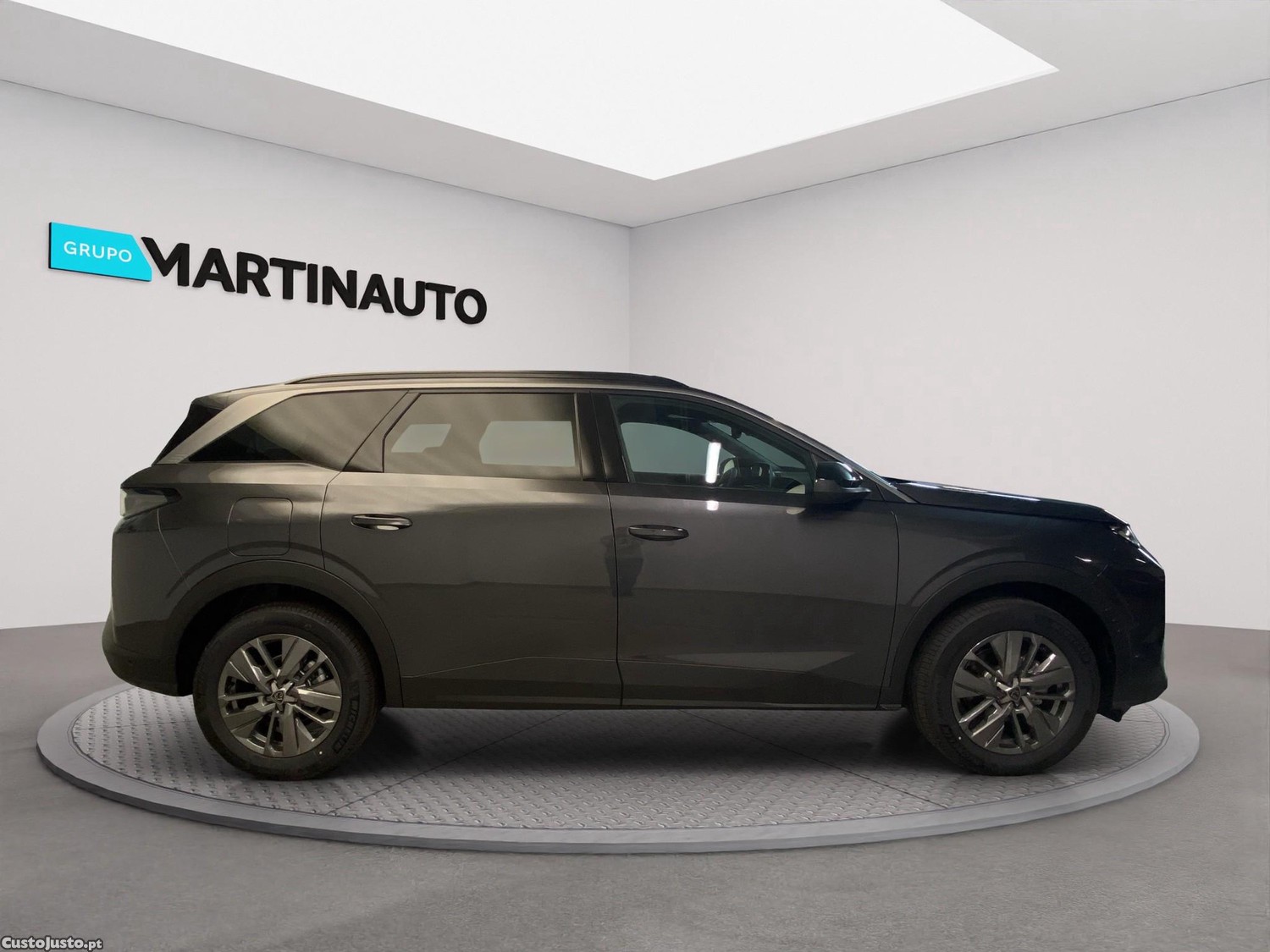 Peugeot e-5008 73 kWh Allure — fotografia 17
