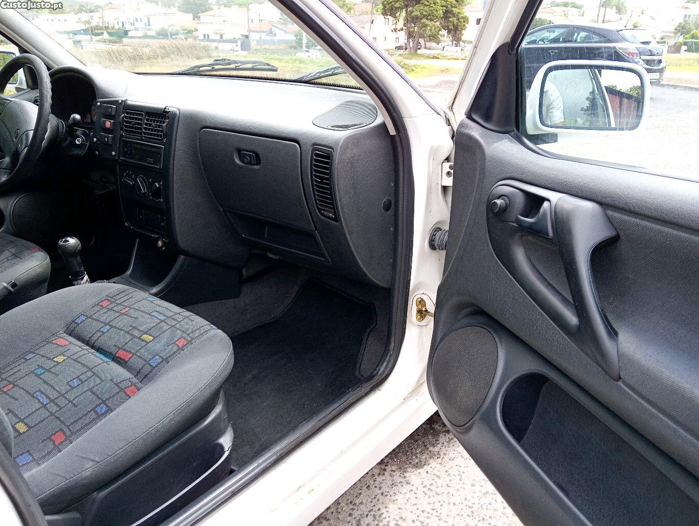 Volkswagen Polo 1.0 Gasolina — fotografia 6