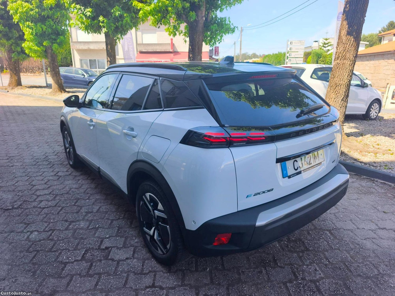 Peugeot e-2008 GT Pack 54kw — fotografia 9