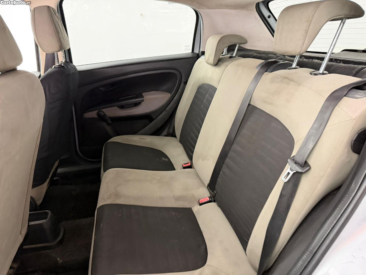 Fiat Grande Punto 1.3 D MULTIJET — fotografia 3