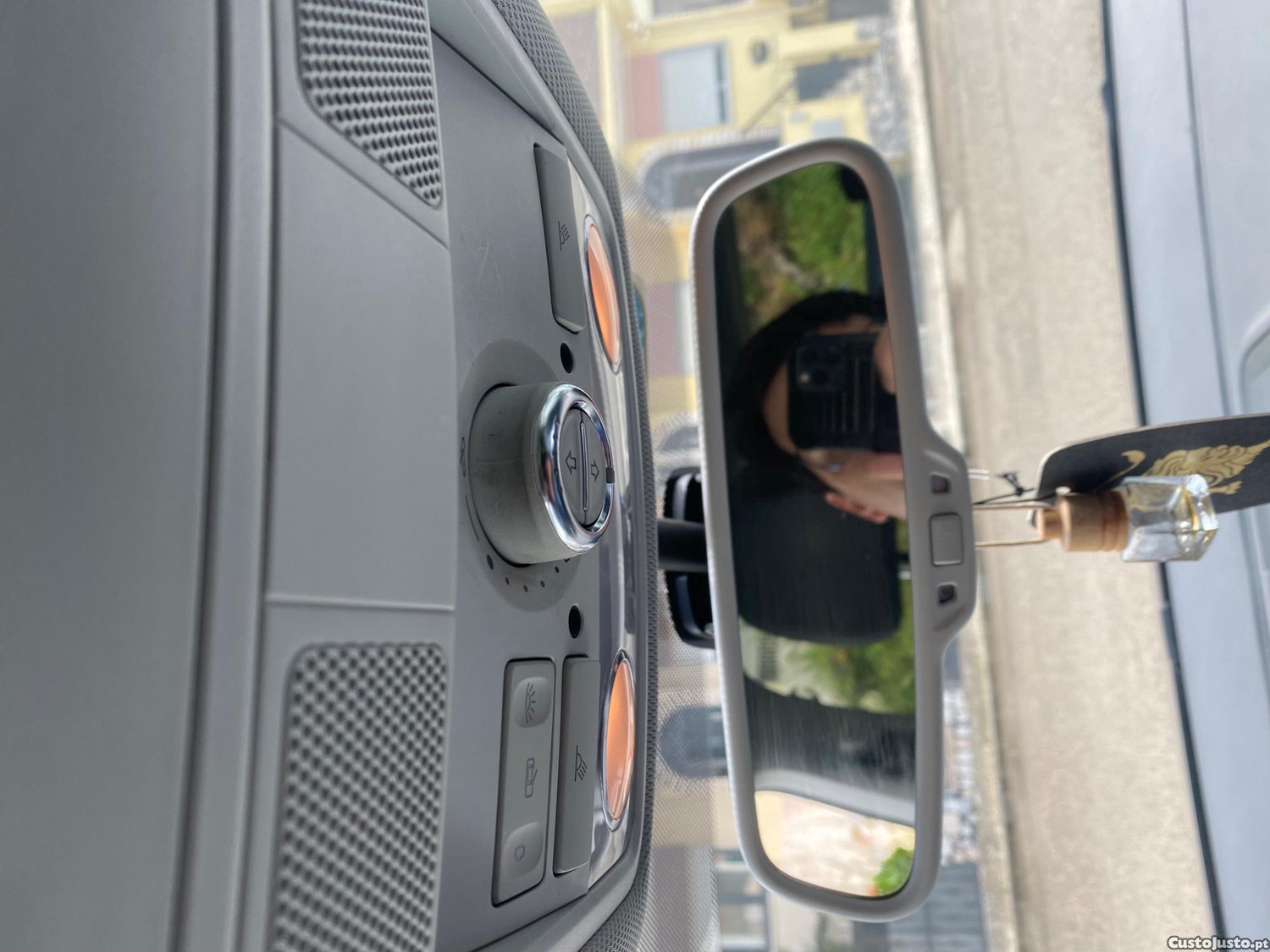 Volkswagen Touran 1.6 TDI Highline — fotografia 7