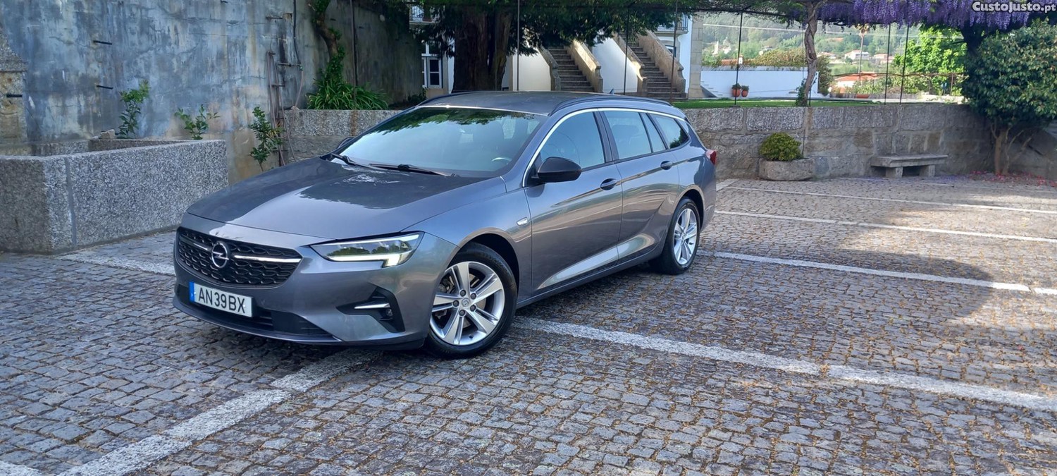 Opel Insignia Sport Tourer 1.5 Business — fotografia 11