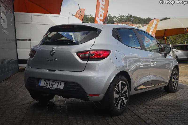 Renault Clio 1.5 dci limited edc — fotografia 5