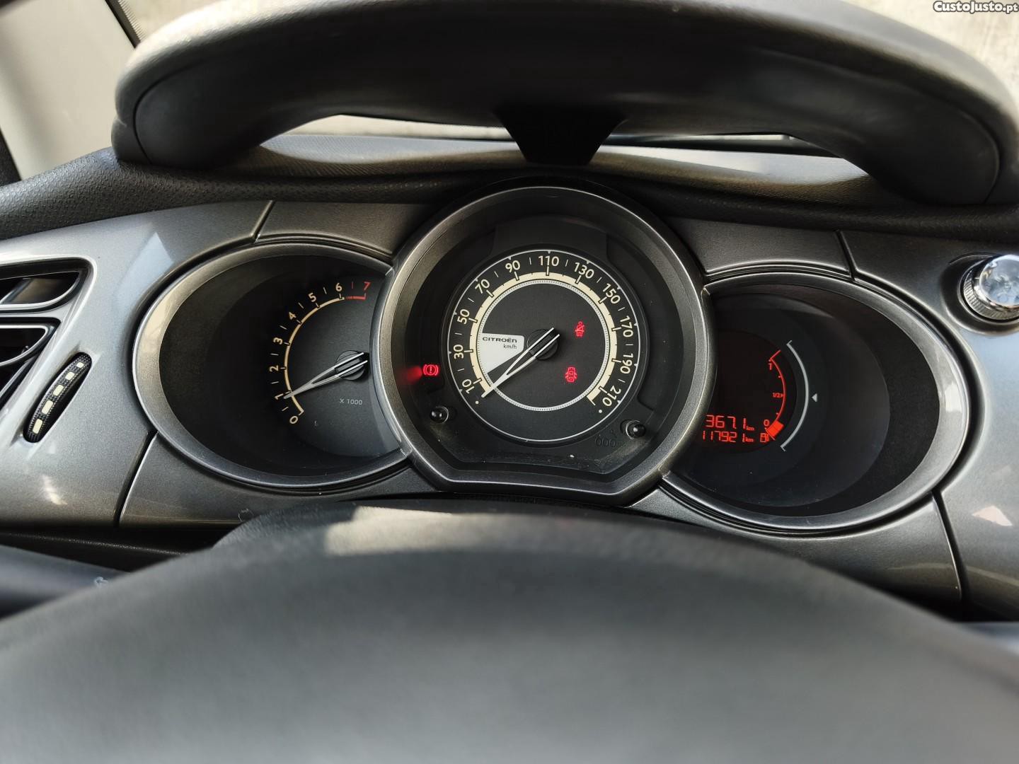 Citroën C3 1.2 VTi Exclusive — fotografia 7