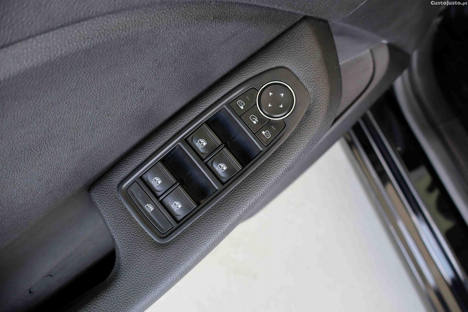 Renault Clio 1.0 TCe Evolution Bi-Fuel — fotografia 20