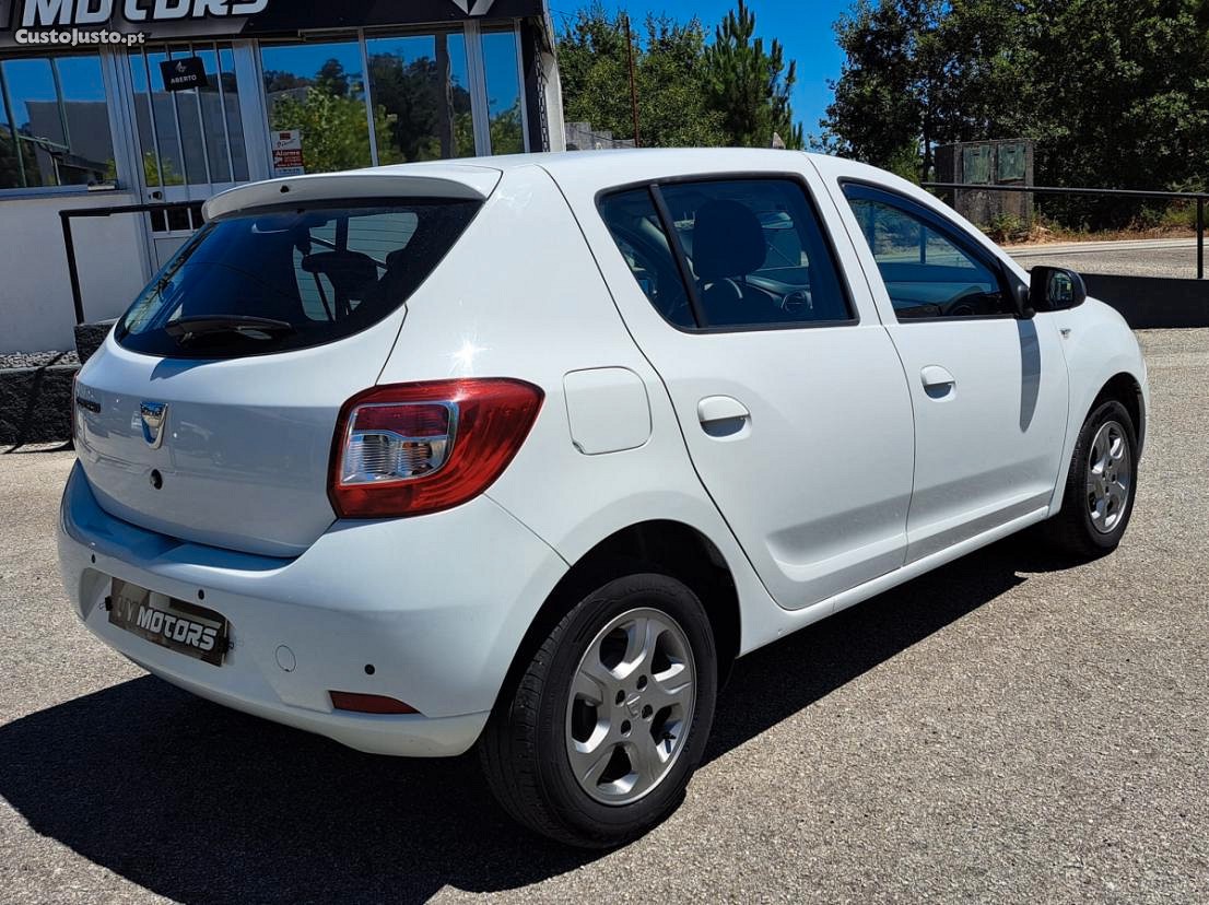 Dacia Sandero 1.5 DCI Confort 90 cv — fotografia 8