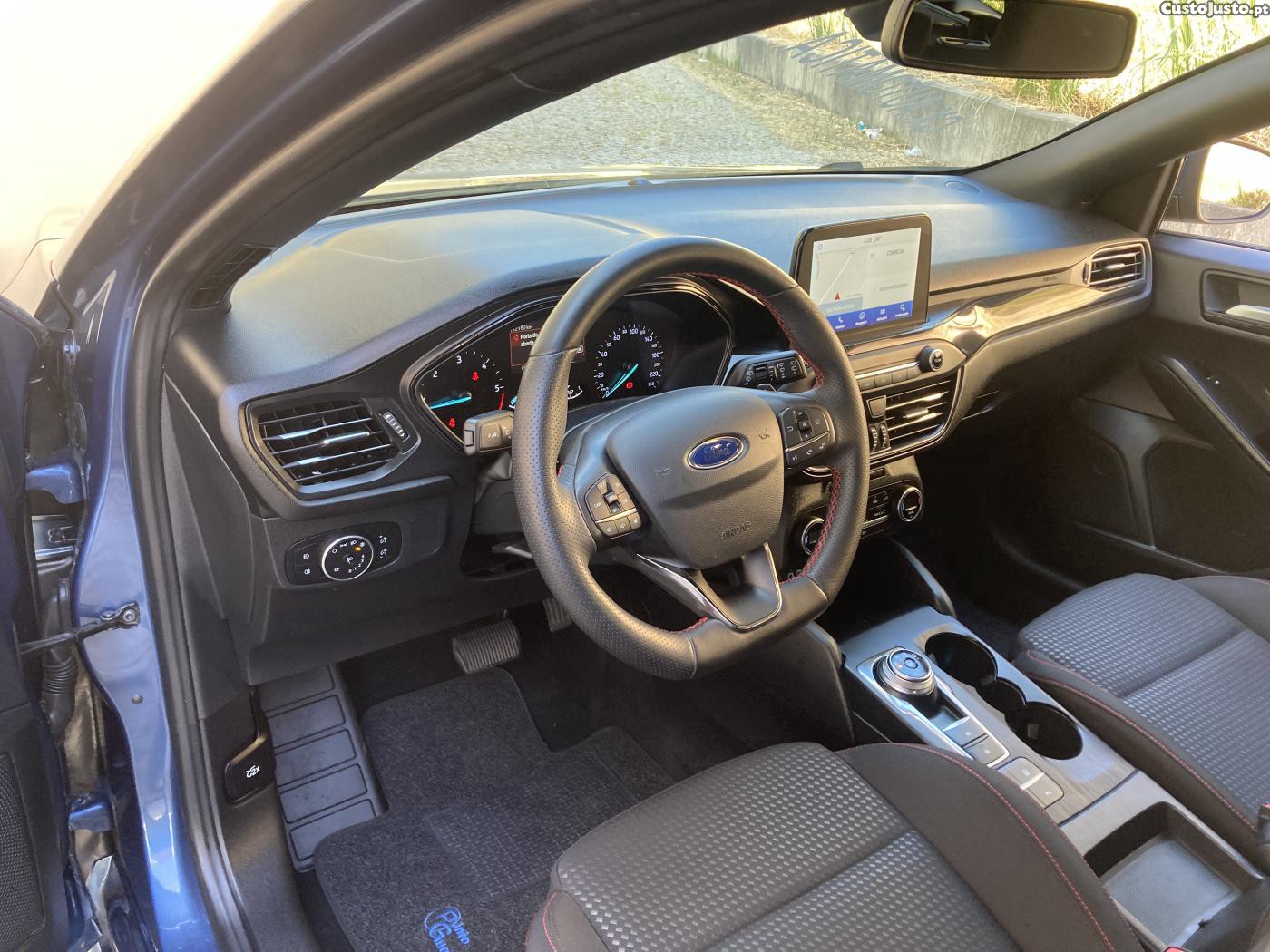 Ford Focus 1.5 TDCi EcoBlue ST- — fotografia 20
