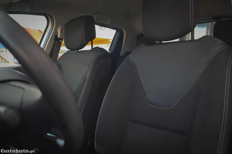 Renault Clio 1.5 dci limited edc — fotografia 2