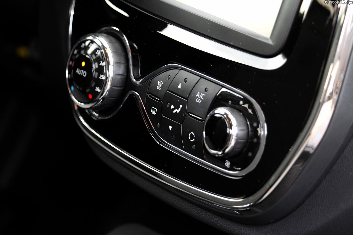 Renault Captur 1.5 dCi Exclusive — fotografia 18