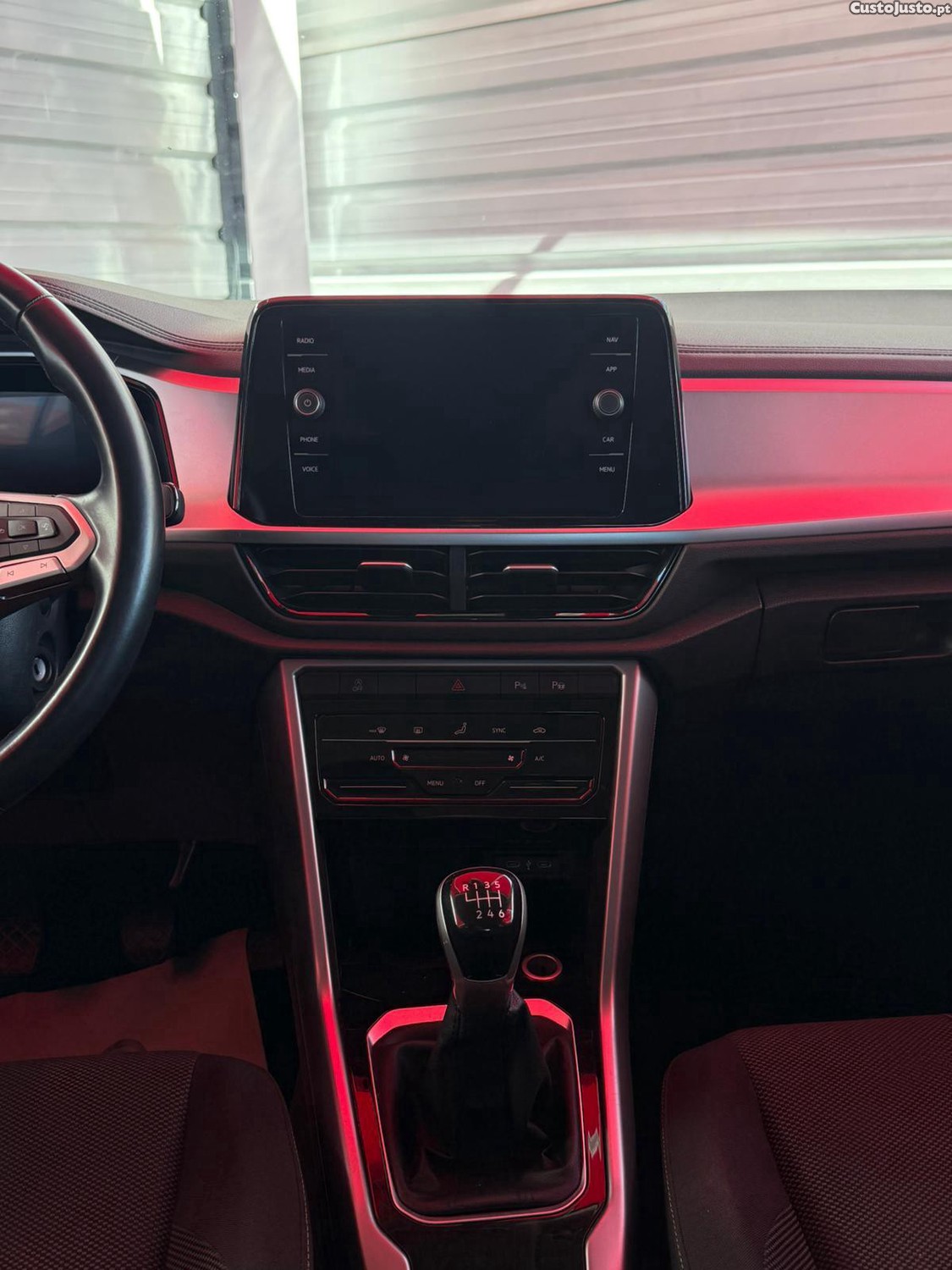 Volkswagen T-Roc 1.0 TSI Life — fotografia 3