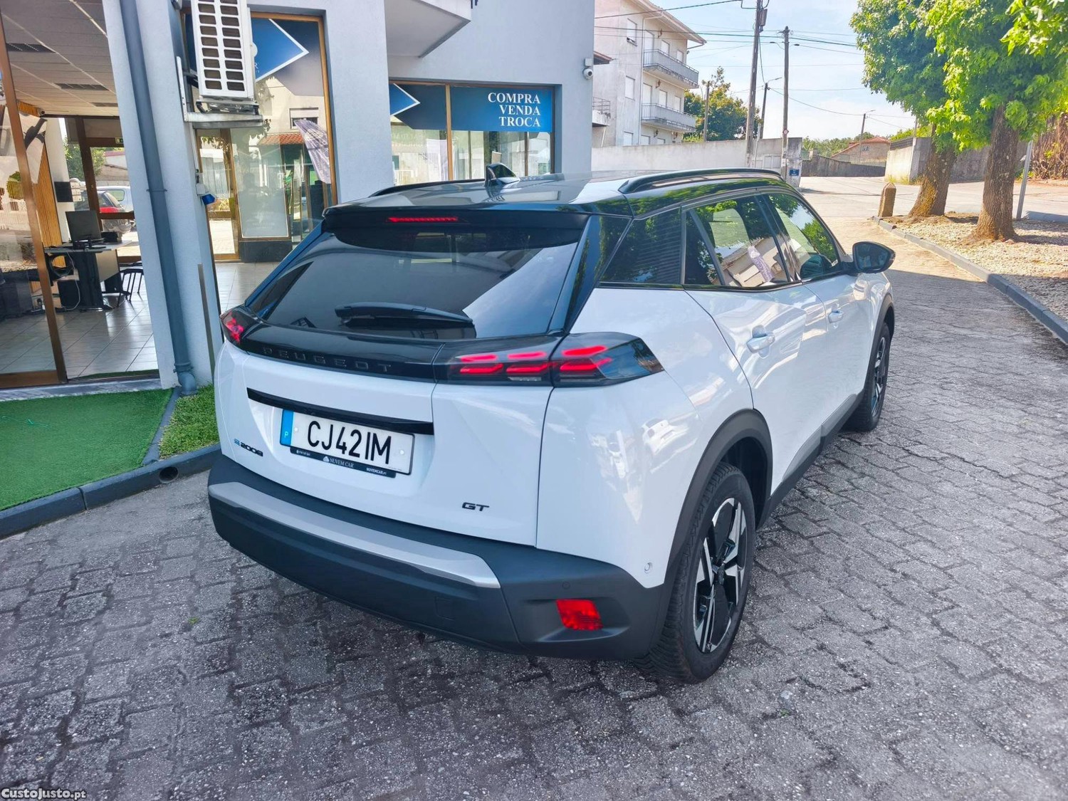 Peugeot e-2008 GT Pack 54kw — fotografia 7