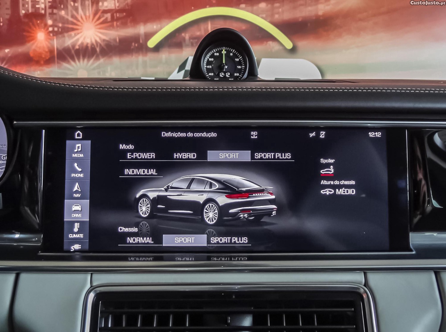Porsche Panamera 4 E-HYBRID — fotografia 11