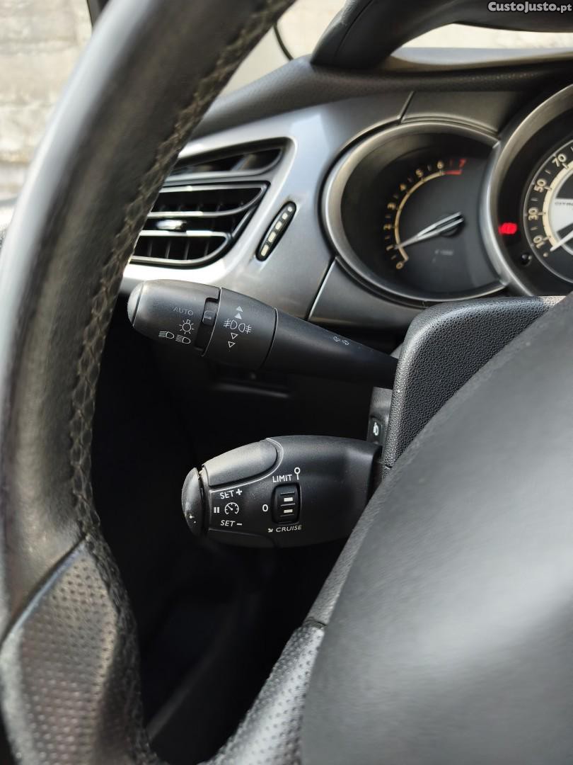 Citroën C3 1.2 VTi Exclusive — fotografia 9