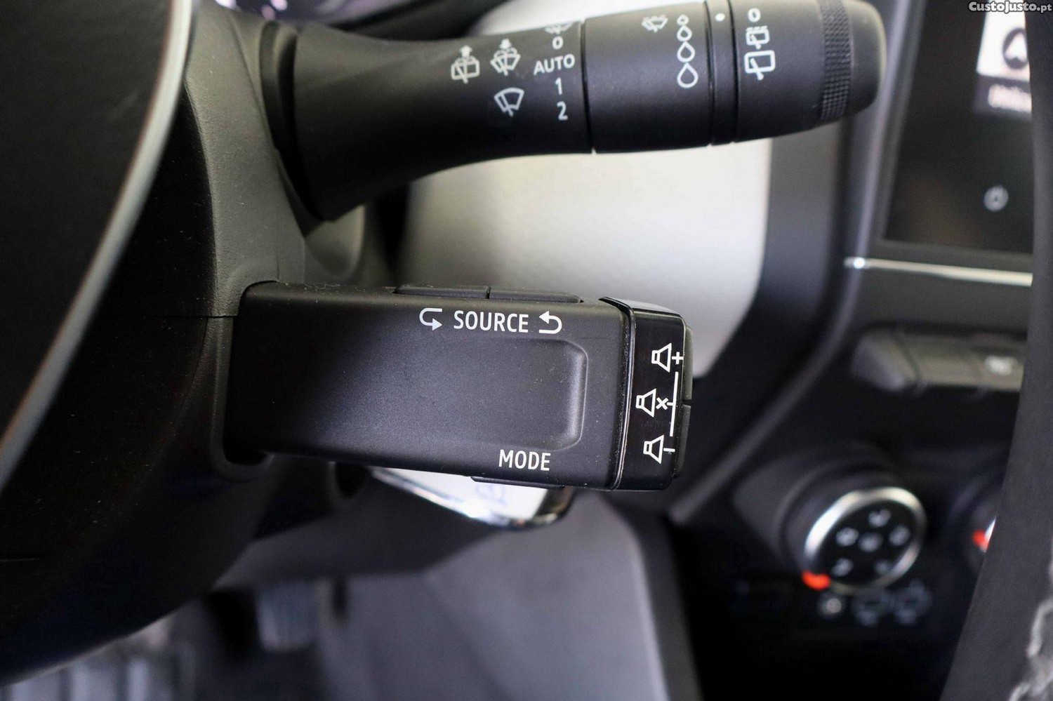 Renault Clio 1.0 TCe Evolution Bi-Fuel — fotografia 3