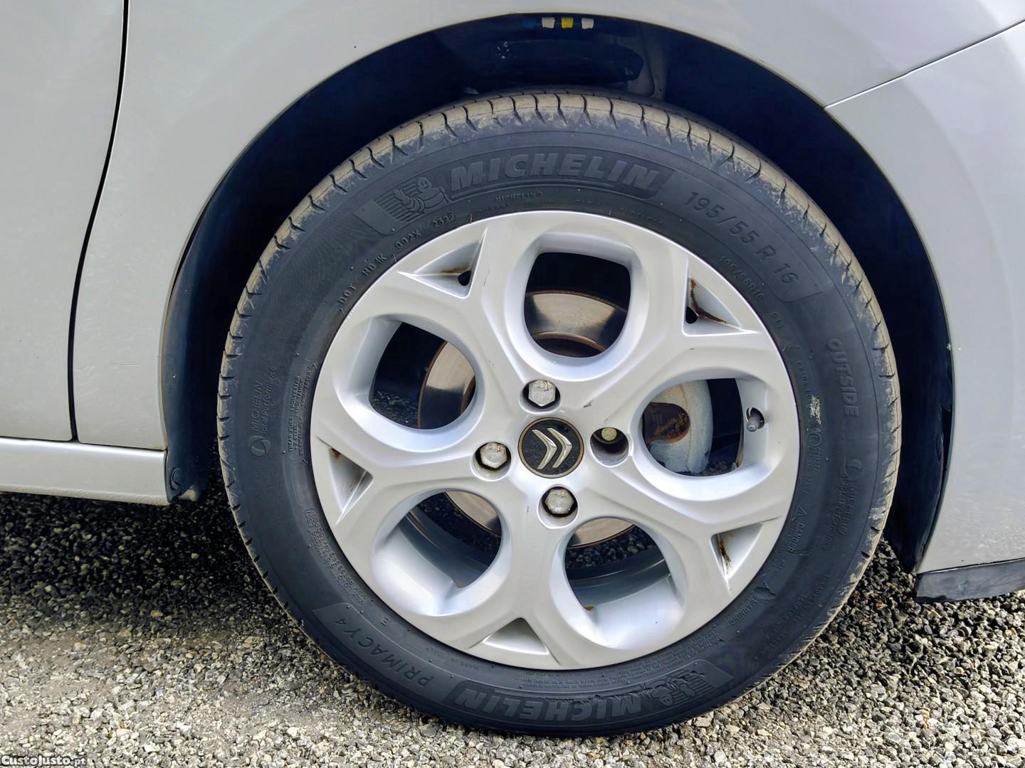 Citroën C3 1.2 VTi Exclusive — fotografia 12