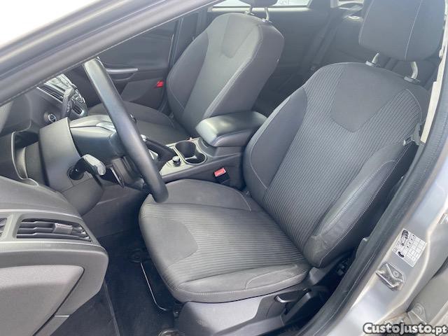 Ford Focus 1.6TDCITitanium 115 Cv — fotografia 3