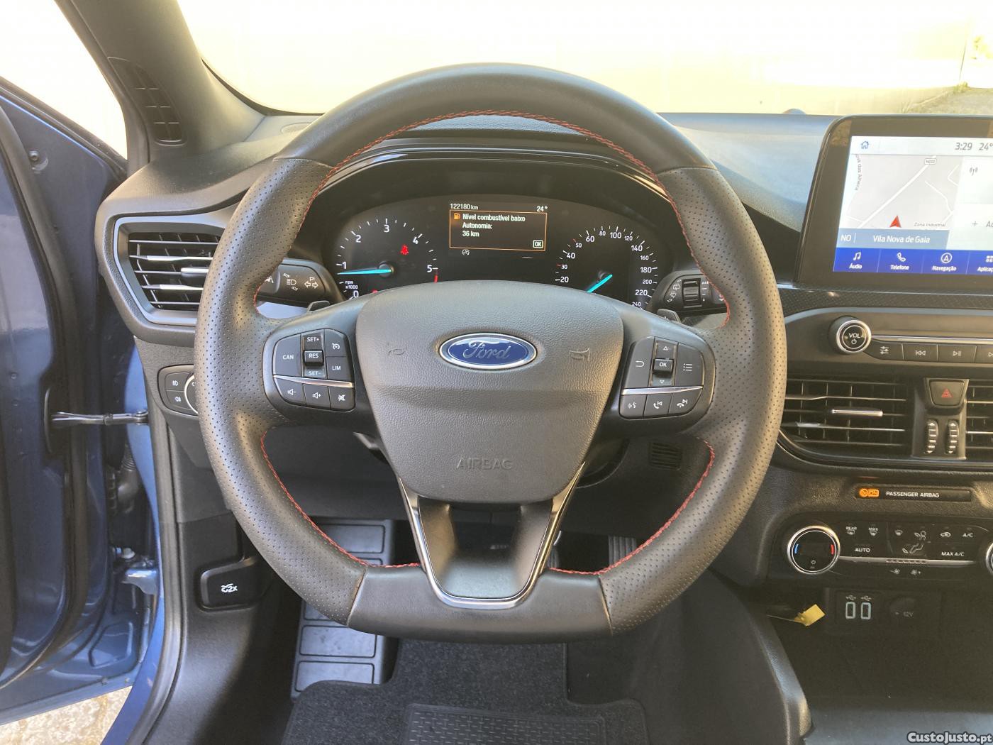 Ford Focus 1.5 TDCi EcoBlue ST- — fotografia 19