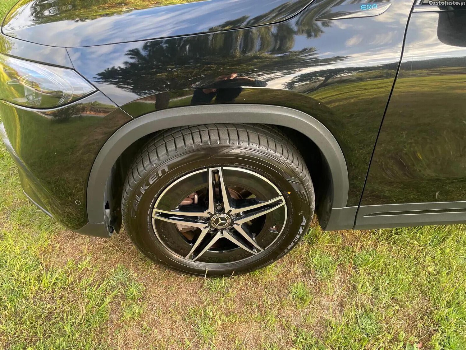 Mercedes-Benz EQA 250+ AMG Line — fotografia 5
