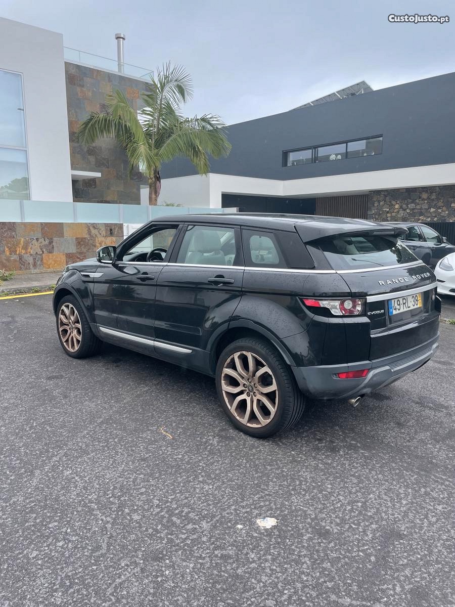 Land Rover Evoque Prestige — photo 2