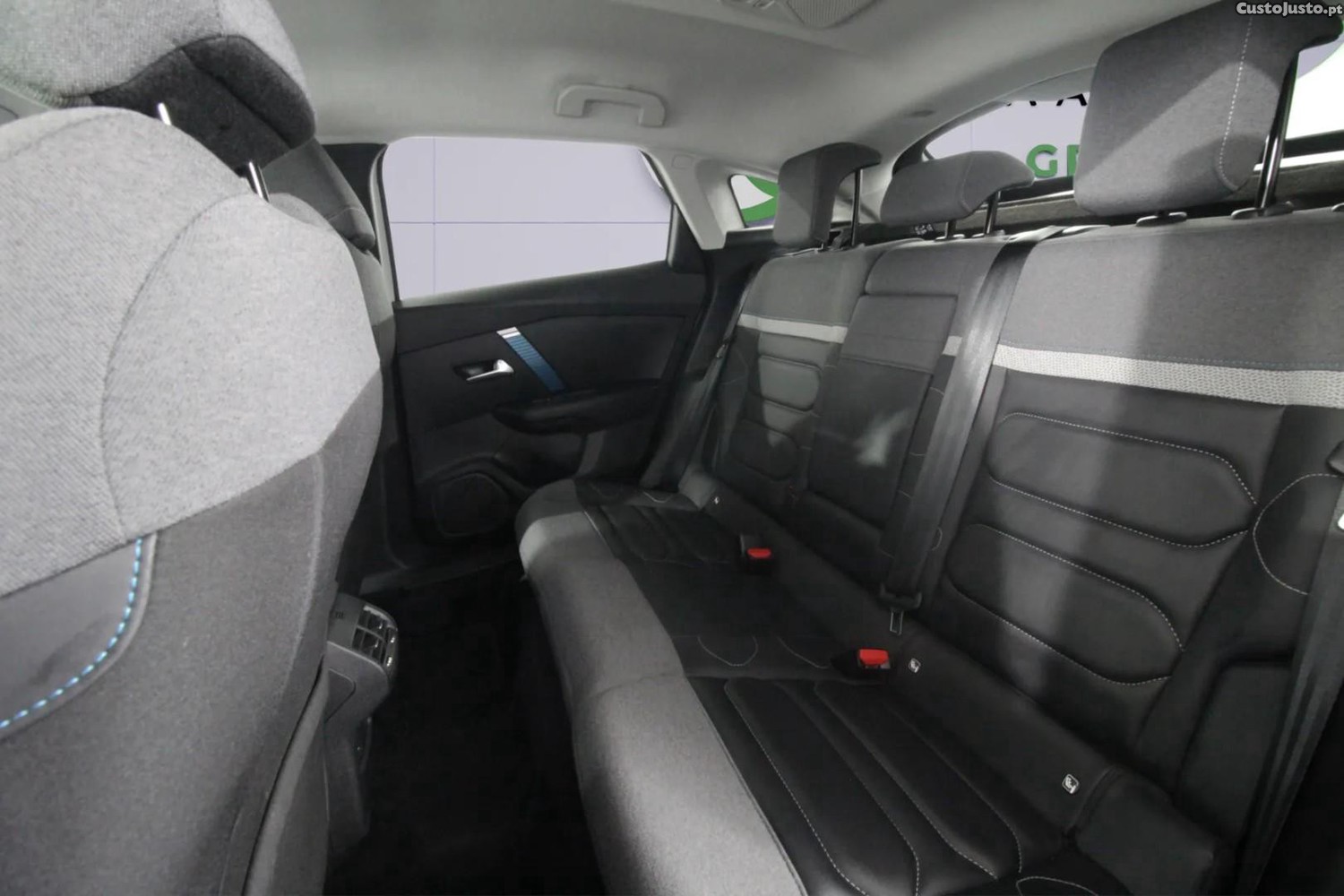 Citroën e-C4 50 kWh Shine — fotografia 5