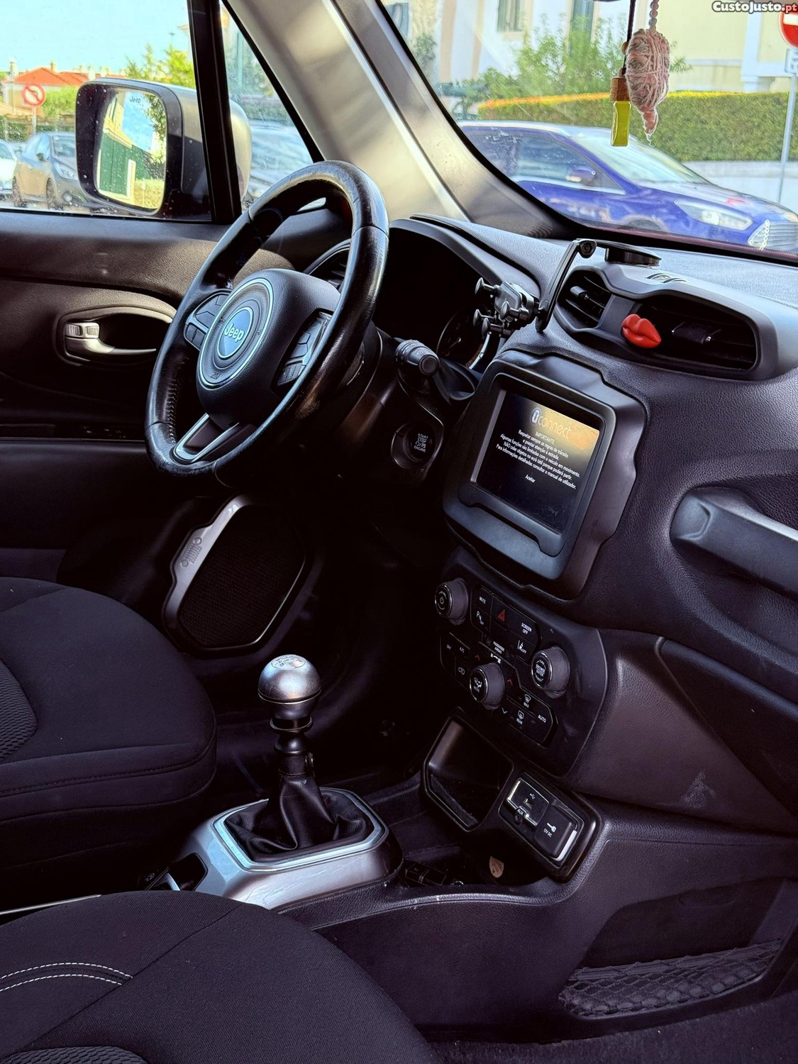 Jeep Renegade Sport — fotografia 11