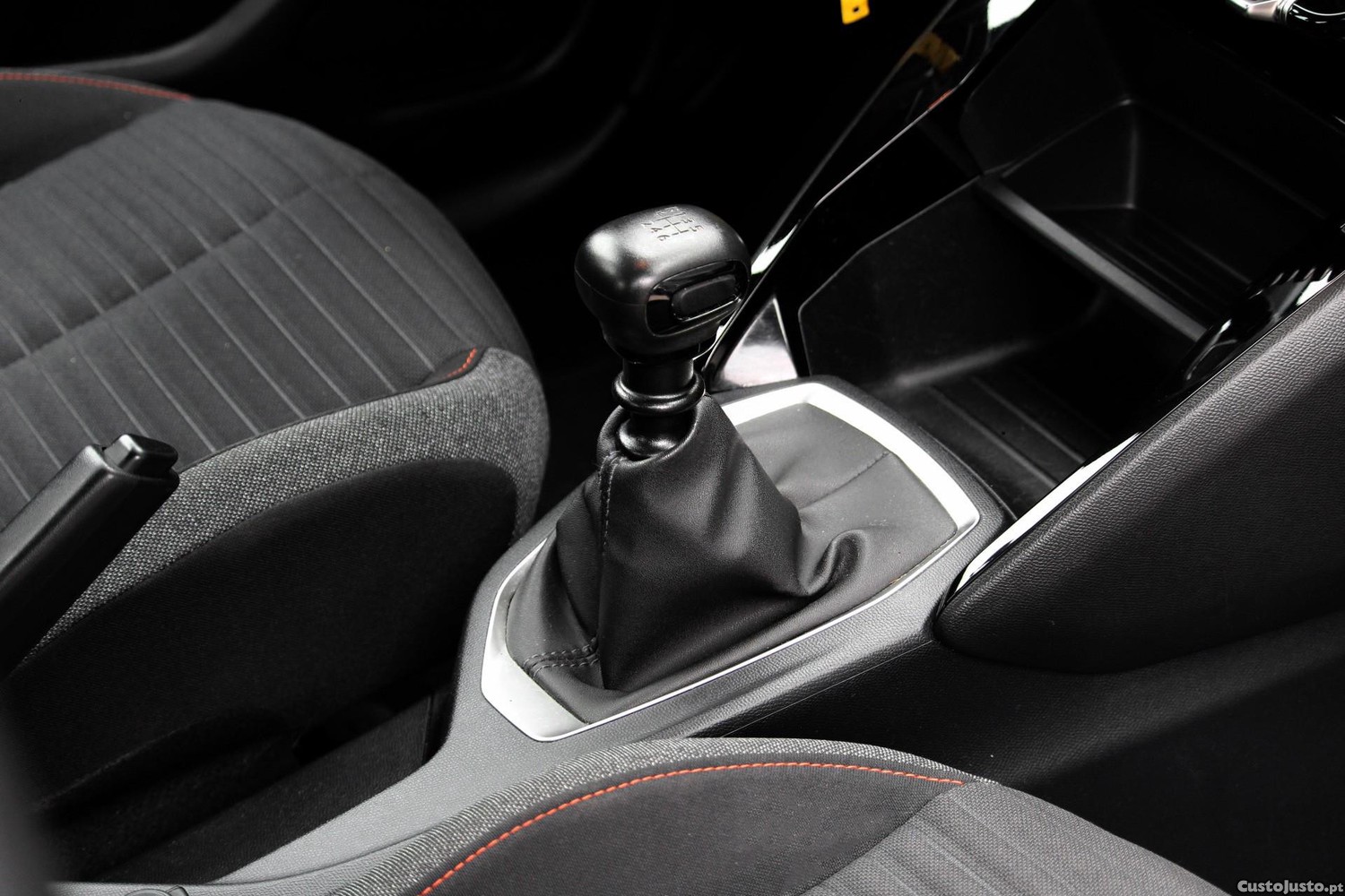 Peugeot 208 1.5 BlueHDi Active — fotografia 15