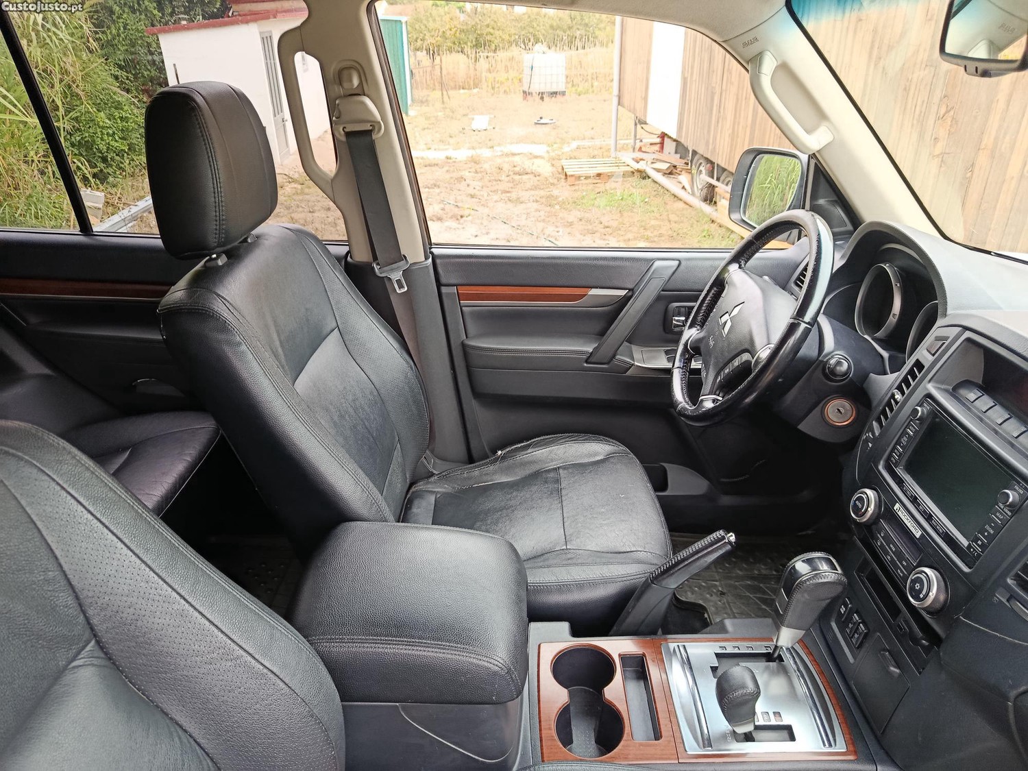Mitsubishi Pajero 3.2 DI-D Instyle, 200 cv, 4x4 — fotografia 2