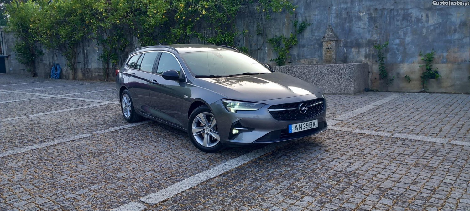 Opel Insignia Sport Tourer 1.5 Business — fotografia 9