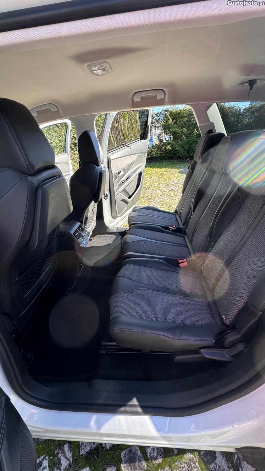 Peugeot 5008 . — fotografia 3
