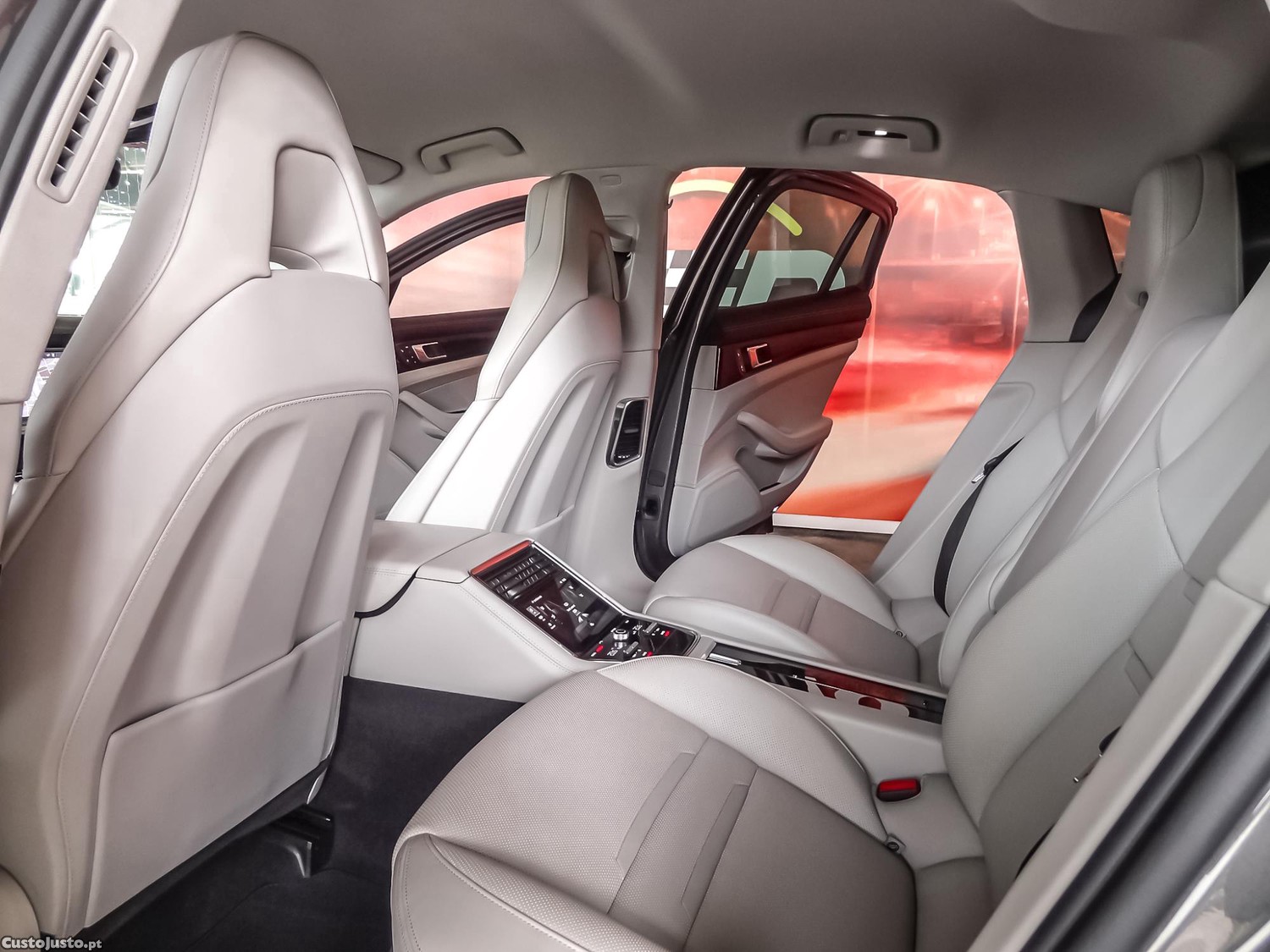 Porsche Panamera 4 E-HYBRID — fotografia 8