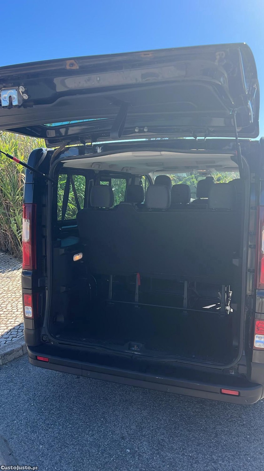 Nissan N300 COMBI LUXURY 9L — fotografia 3