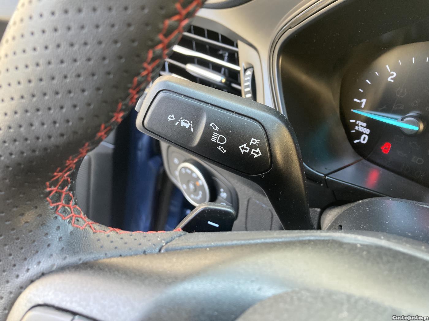 Ford Focus 1.5 TDCi EcoBlue ST- — fotografia 16