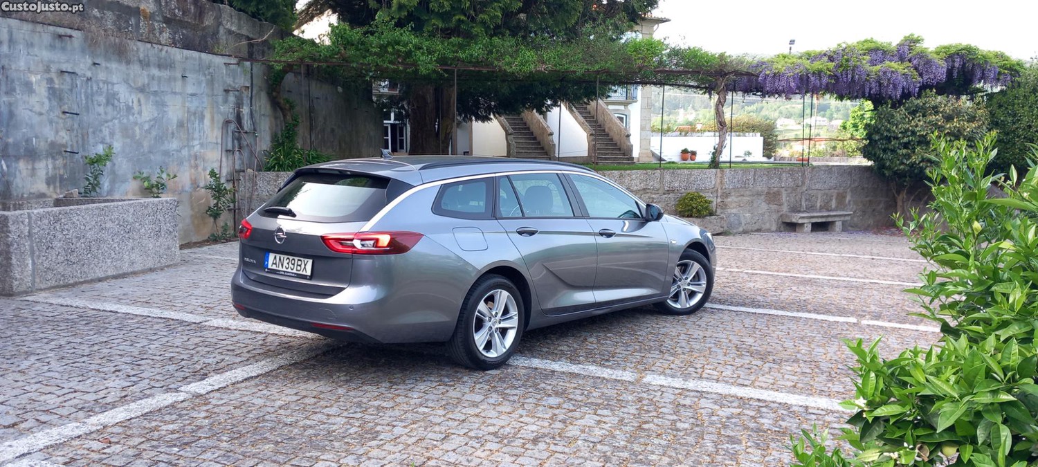 Opel Insignia Sport Tourer 1.5 Business — fotografia 10