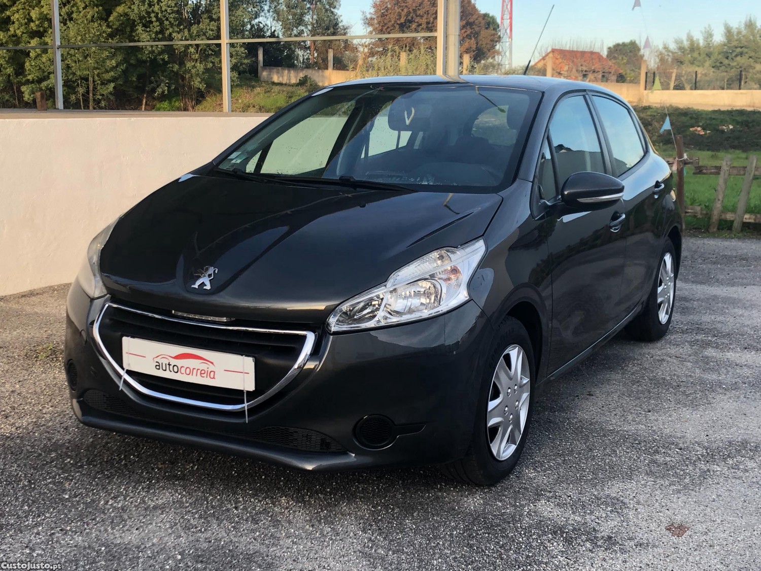 Peugeot 208 1.2i 2015 — fotografia 7
