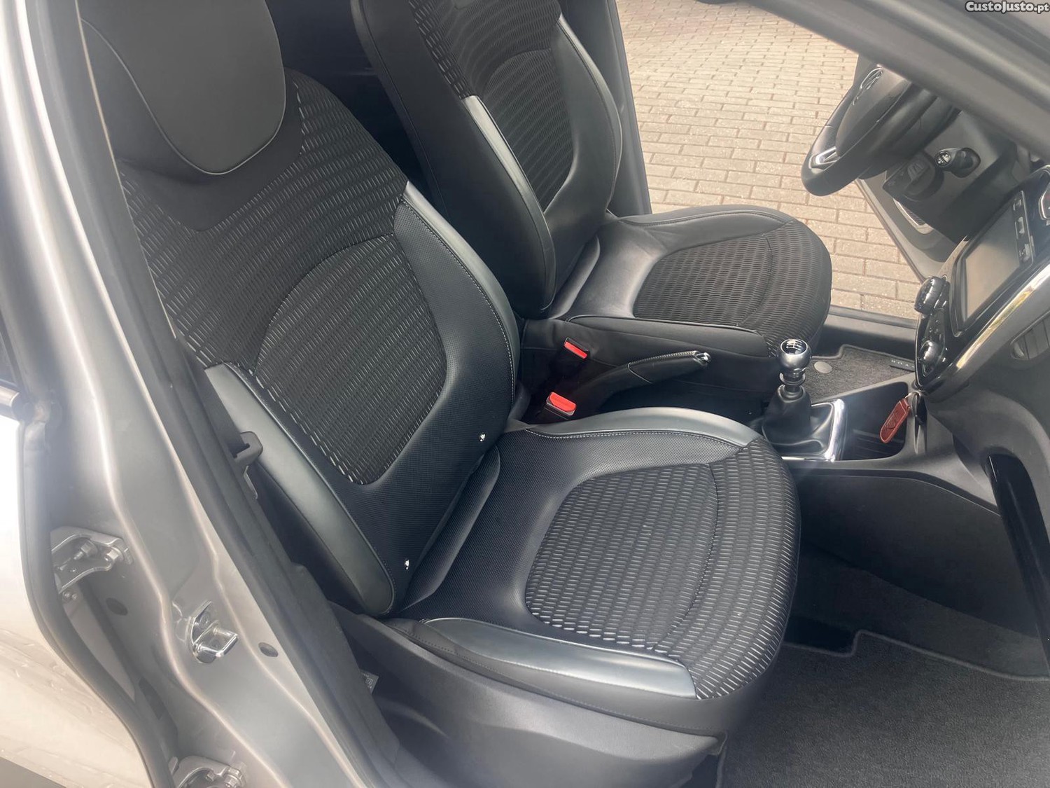 Renault Captur 1.2 TCe Exclusive — fotografia 4