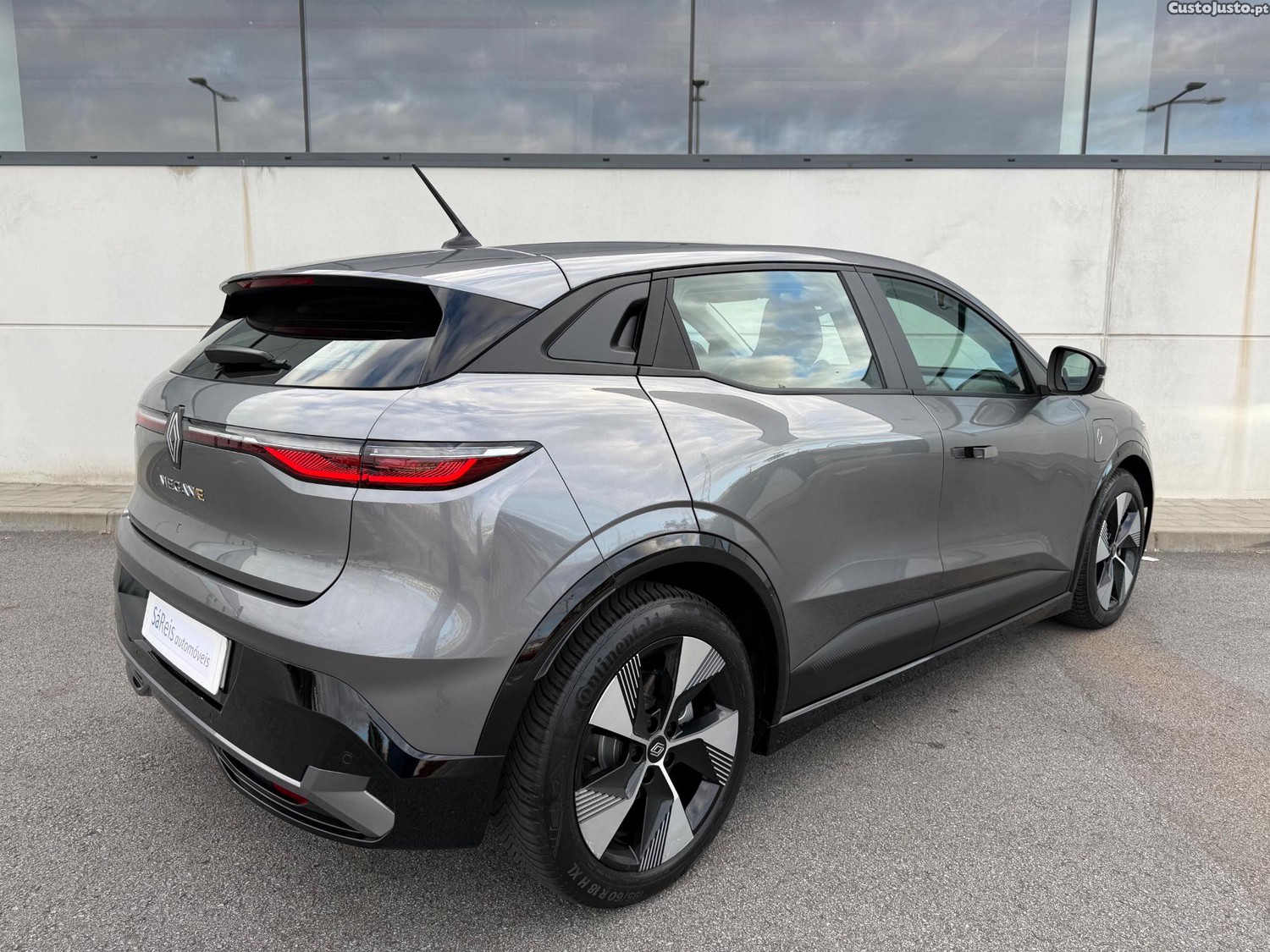 Renault Mégane E-TECH EV60 220hp Elétrico - 75.000 KM -TODAS as REVISÕES NA MARCA - Excelente Estado — fotografia 13