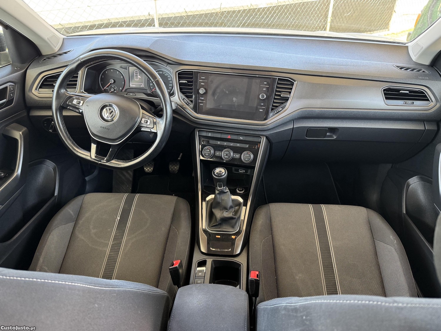 Volkswagen T-Roc 1.0 TSI — fotografia 5