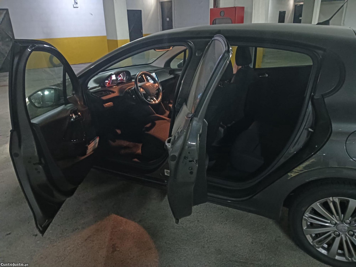 Peugeot 208 1.2 Signature — fotografia 6