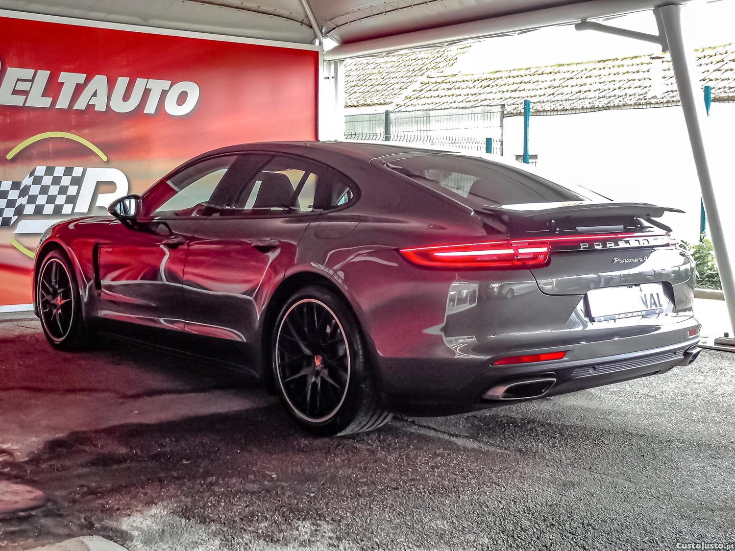 Porsche Panamera 4 E-HYBRID — fotografia 18