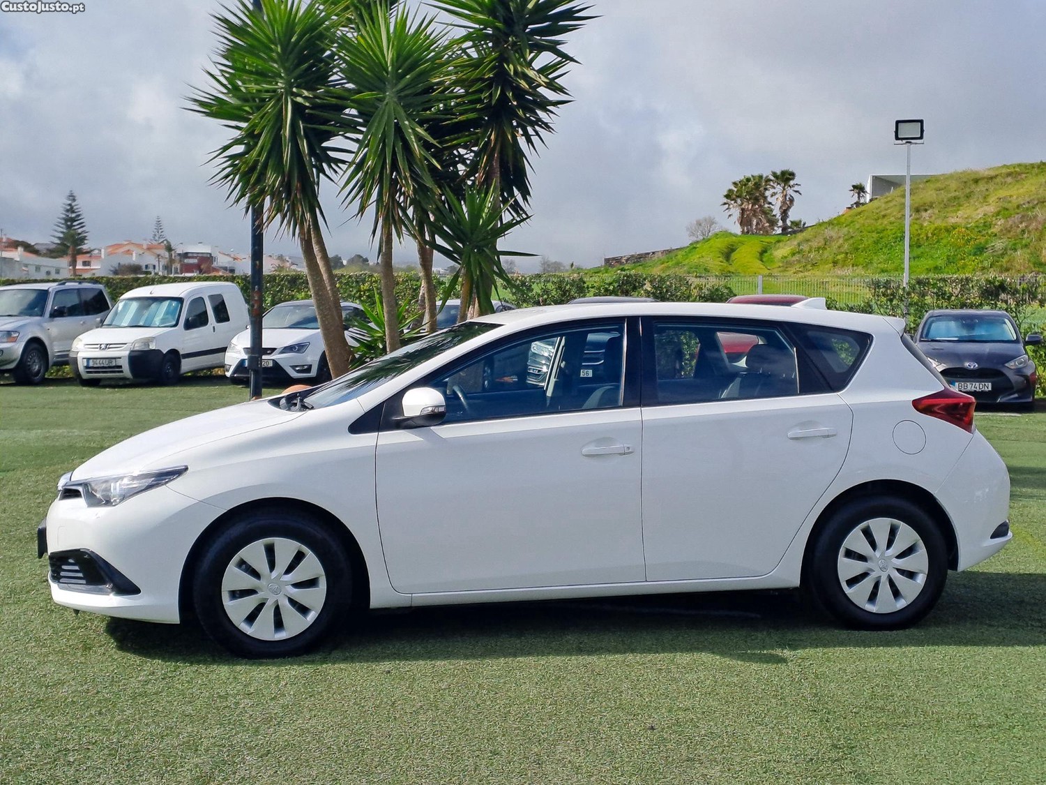 Toyota Auris 1.4 D4D ACTIVE + AC 90CV DIESEL 2015 - 15 foto 4