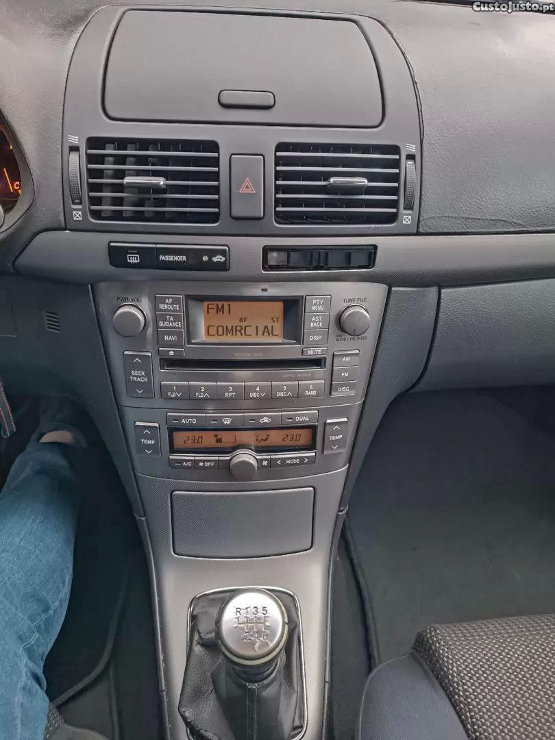 Toyota Avensis Lb 2.0 d-4d — fotografia 2
