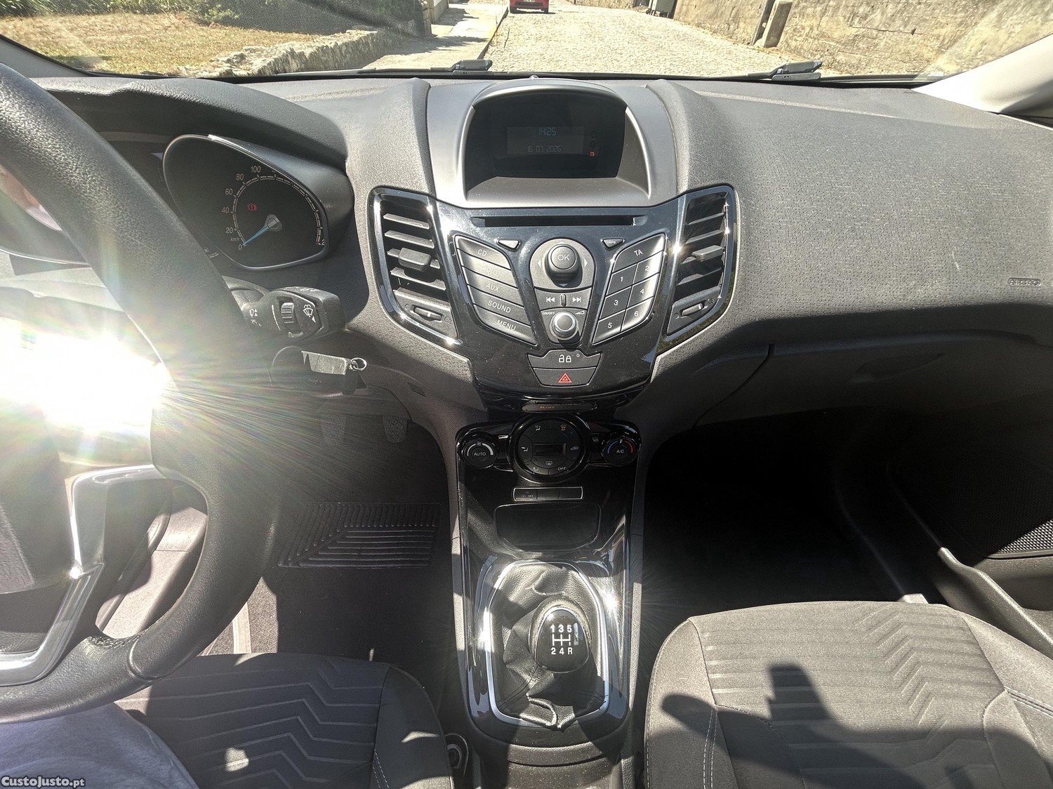 Ford Fiesta 1.0 TI-VCT Titanium — fotografia 6