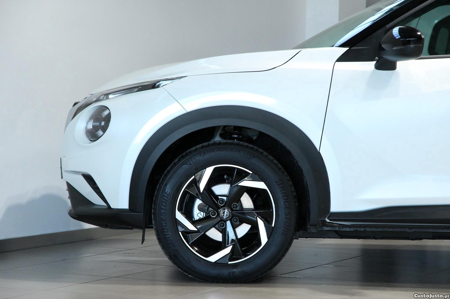 Nissan Juke 1.0 DIG-T N-Connecta NAV.+TwoTone NC DCT — fotografia 17