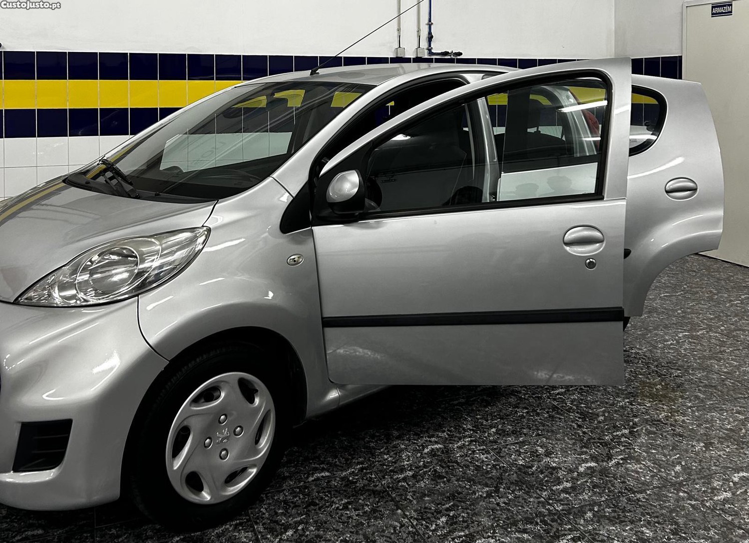 Peugeot 107 FILOU — fotografia 7