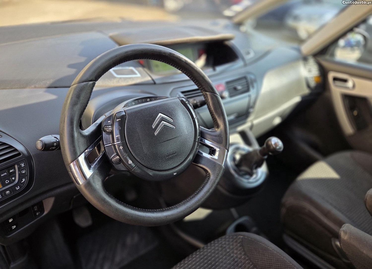Citroën C4 Picasso 1.6 HDi Exclusive — fotografia 5