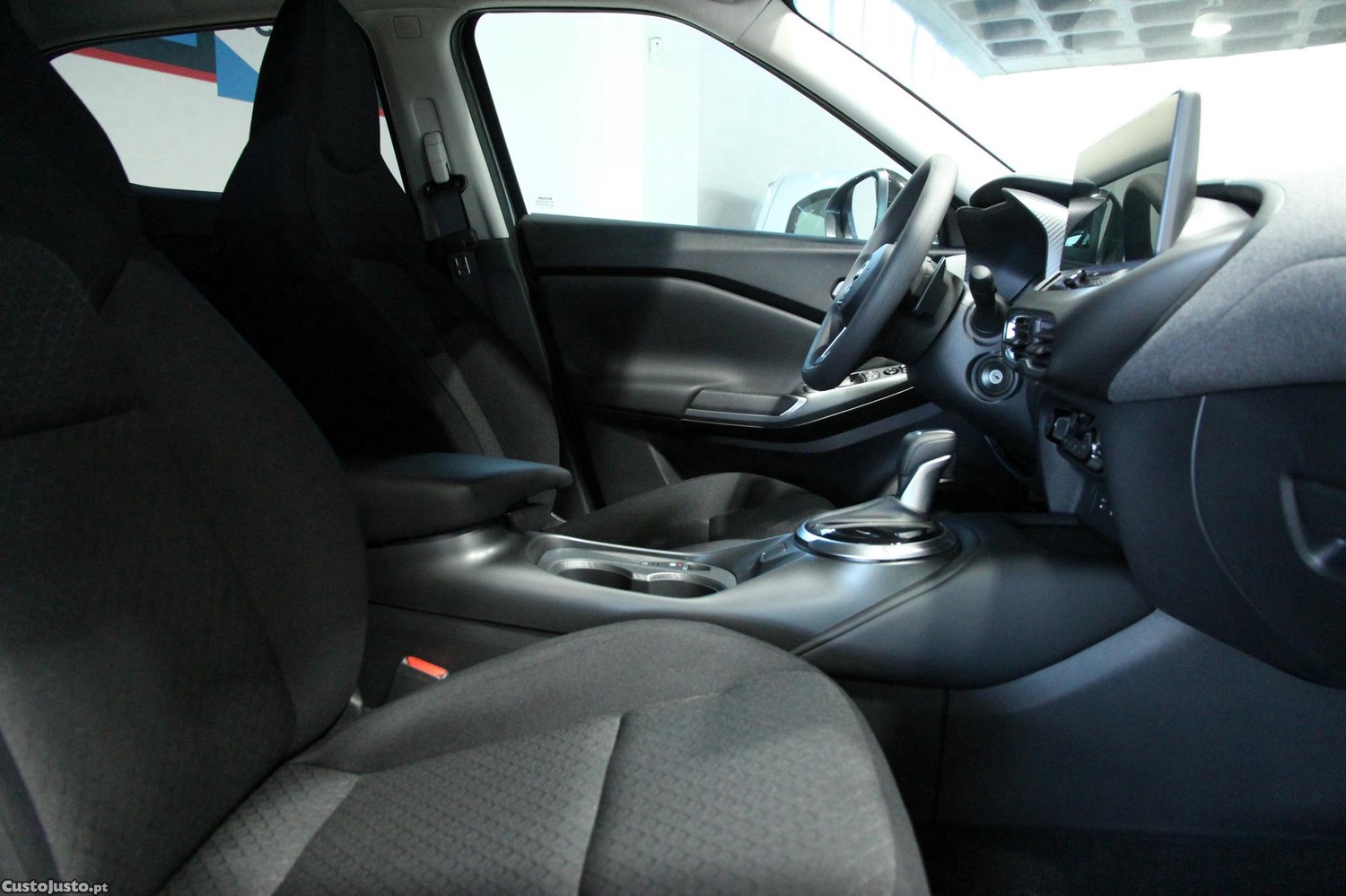 Nissan Juke 1.0 DIG-T N-Connecta NAV.+TwoTone NC DCT — fotografia 16