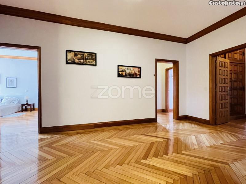Moradia T4 Individual Com Piscina Em Areias...