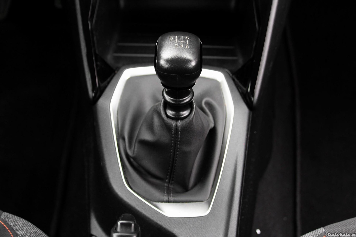 Peugeot 208 1.5 BlueHDi Active — fotografia 9