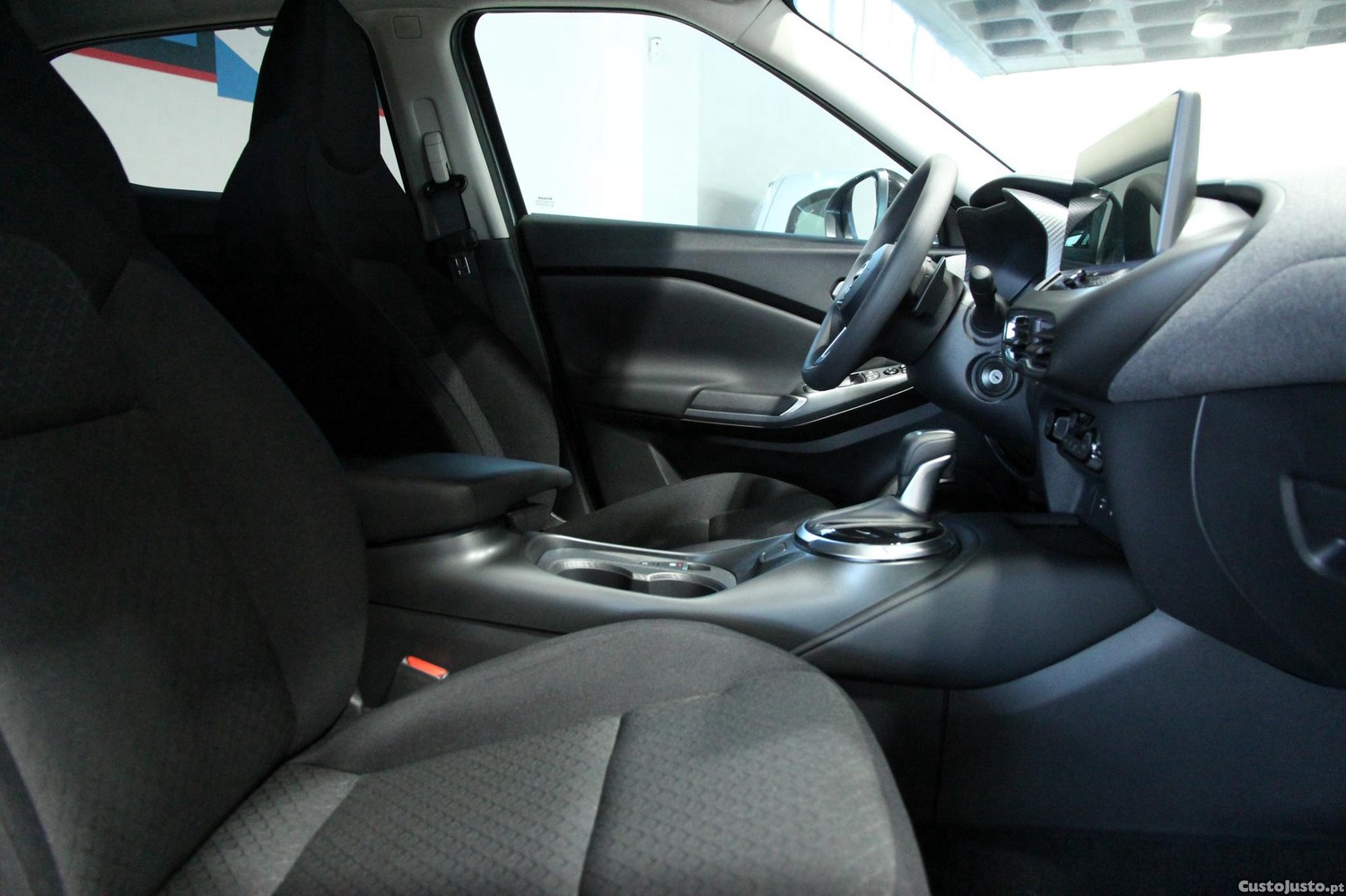 Nissan Juke 1.0 DIG-T N-Connecta NAV.+TwoTone NC DCT — fotografia 16