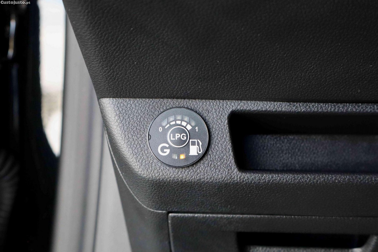Renault Clio 1.0 TCe Evolution Bi-Fuel — fotografia 11